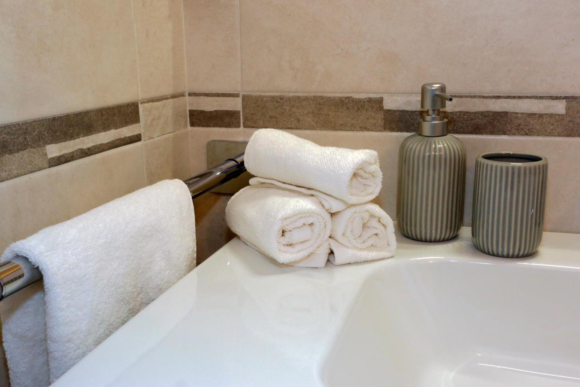 Via Roma Guest House Cherasco Eksteriør bilde